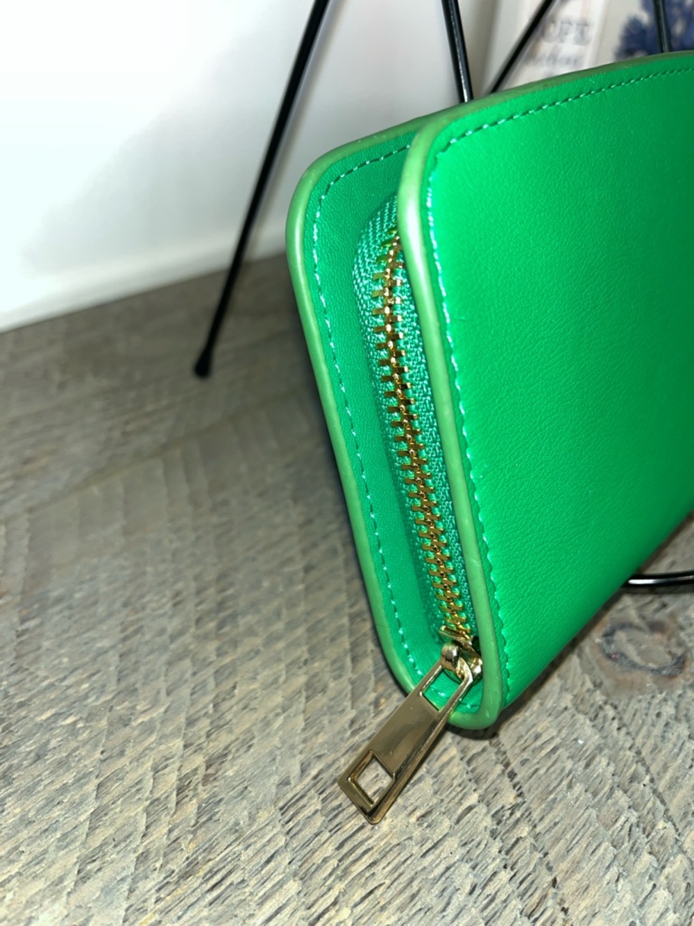 Kelly Green, A New Day zip around wallet NWOT - Picture 5 of 8